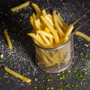 Trüflü Parmesanlı patates kızartması       