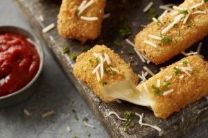 FRIED MOZZARELLA STICKS