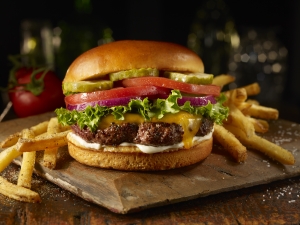 FRIDAYS CHEESEBURGER