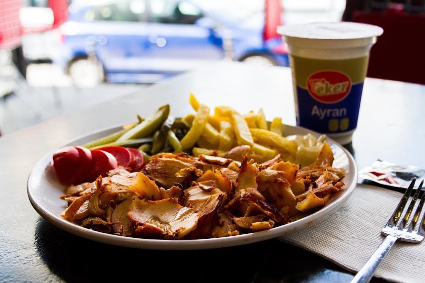 TAVUK DÖNER PİLAVÜSTÜ