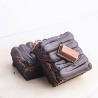 Kitkat Sizzing Brownie