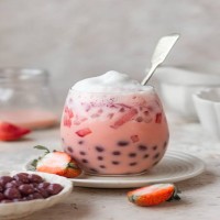 STRAWBERRY BOBA TEA