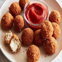 CHICKEN BALLS 8pcs