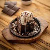CHOCOLATE SIZZLING BROWNIE