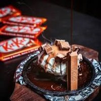 KITKAT SIZZLING BROWNIE