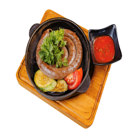 Грильде дайындалған сиыр шұжығы / Говяжие колбаски на гриле / Grilled beef sausages