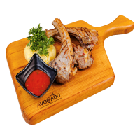 Грильдегі қой етінің қабырғасы / Баранина корейка на гриле / Grilled lamb chops