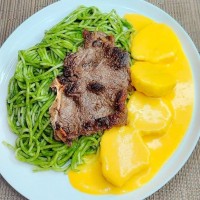 🌿 Tallarines Verdes – Cremosos, aromáticos y llenos de sabor