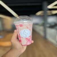 SHAKE DE MORANGO COM 20g WHEY PROTEIN