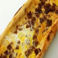 Kavurmalı Kaşarlı Yumurtalı Pide