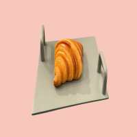 Plain Croissant كرواسون عادي