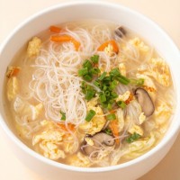 Sopa: Macarrão de arroz (grosso)