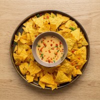 Начос с сырным соусом
